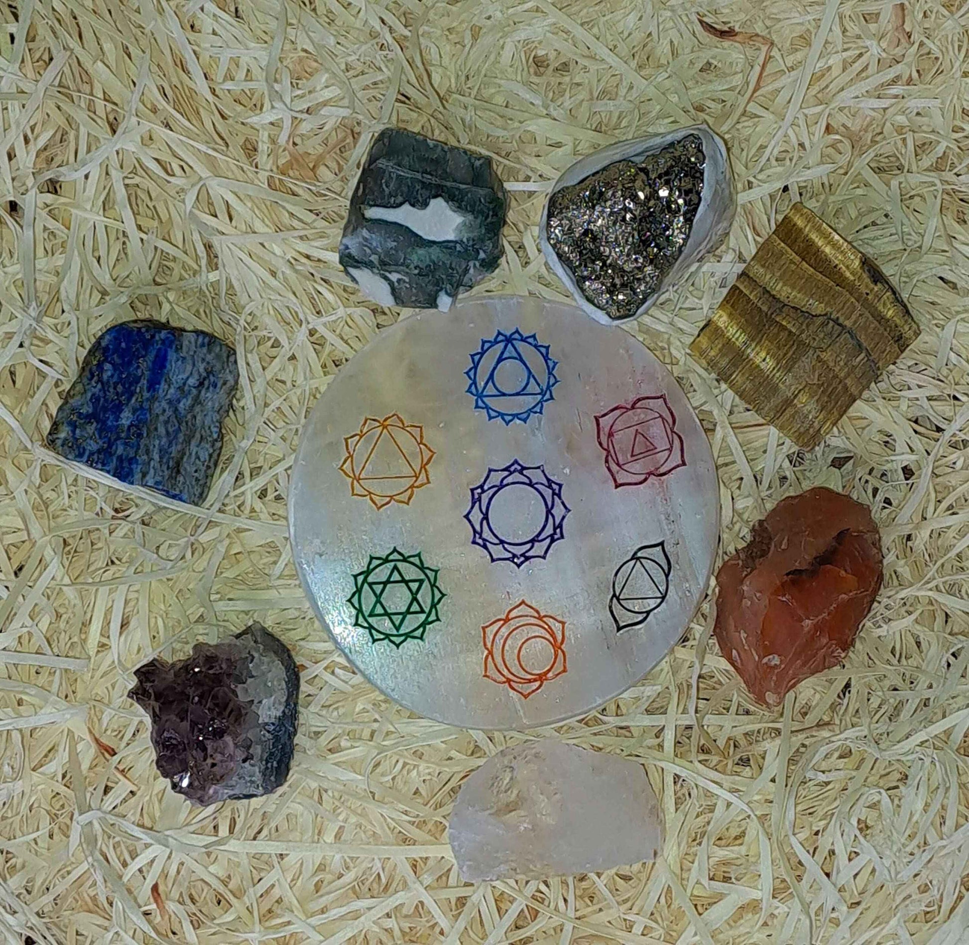 Divinity Crystals 7 Chakra Healing Crystal Kit with Selenite Charging Disc for Meditation, Good Luck, Prosperity, and Abundance