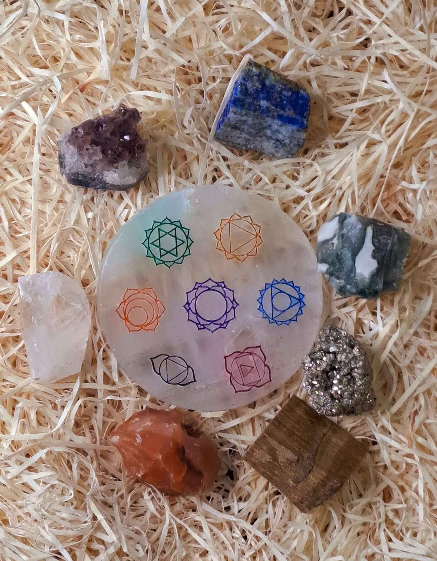Divinity Crystals 7 Chakra Healing Crystal Kit with Selenite Charging Disc for Meditation, Good Luck, Prosperity, and Abundance