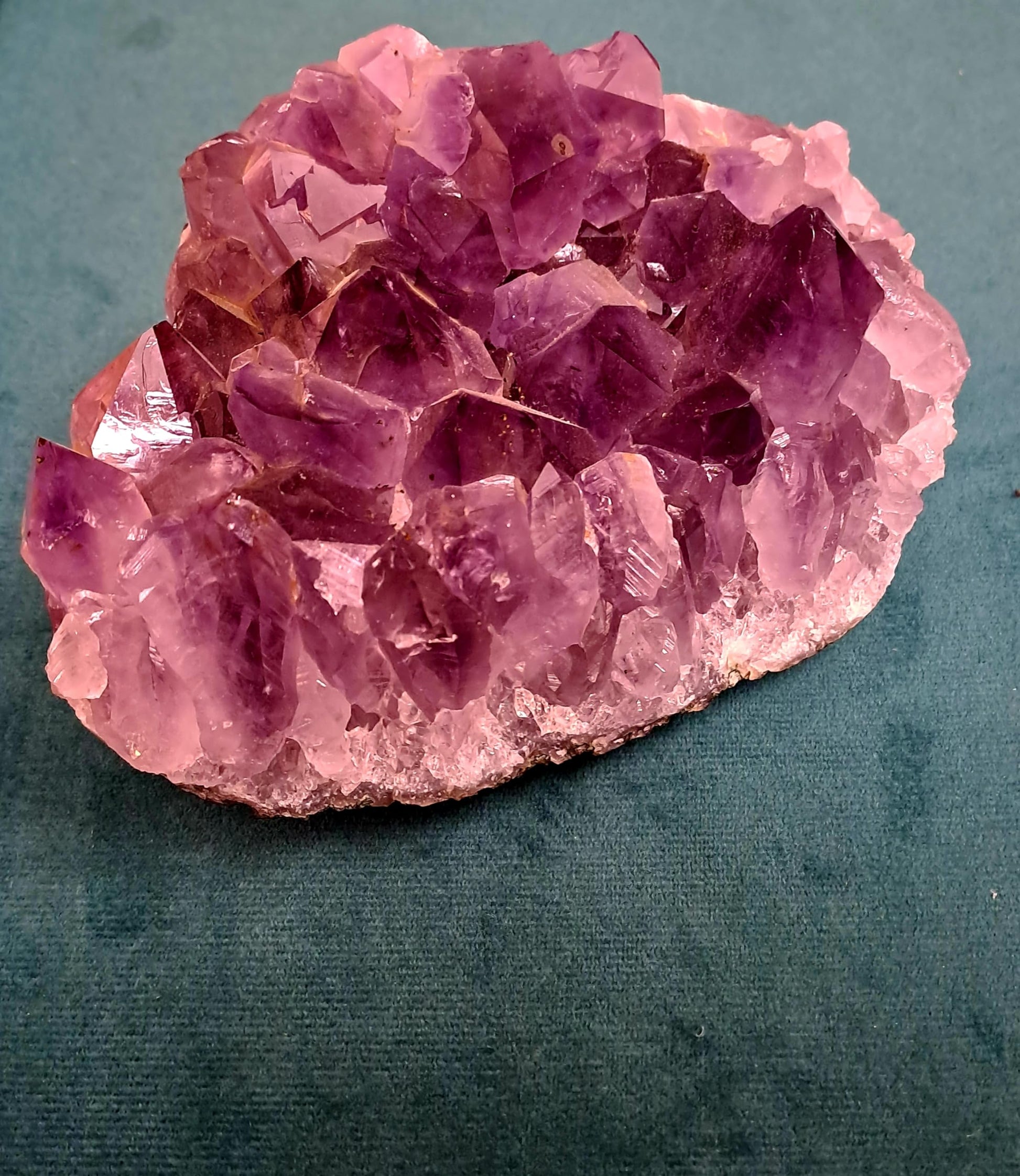 Big Amethyst Cluster Geode Natural Purple Brazilian Amethyst Crystal for Reiki Healing and Vastu Correction (1355.17 Gras)