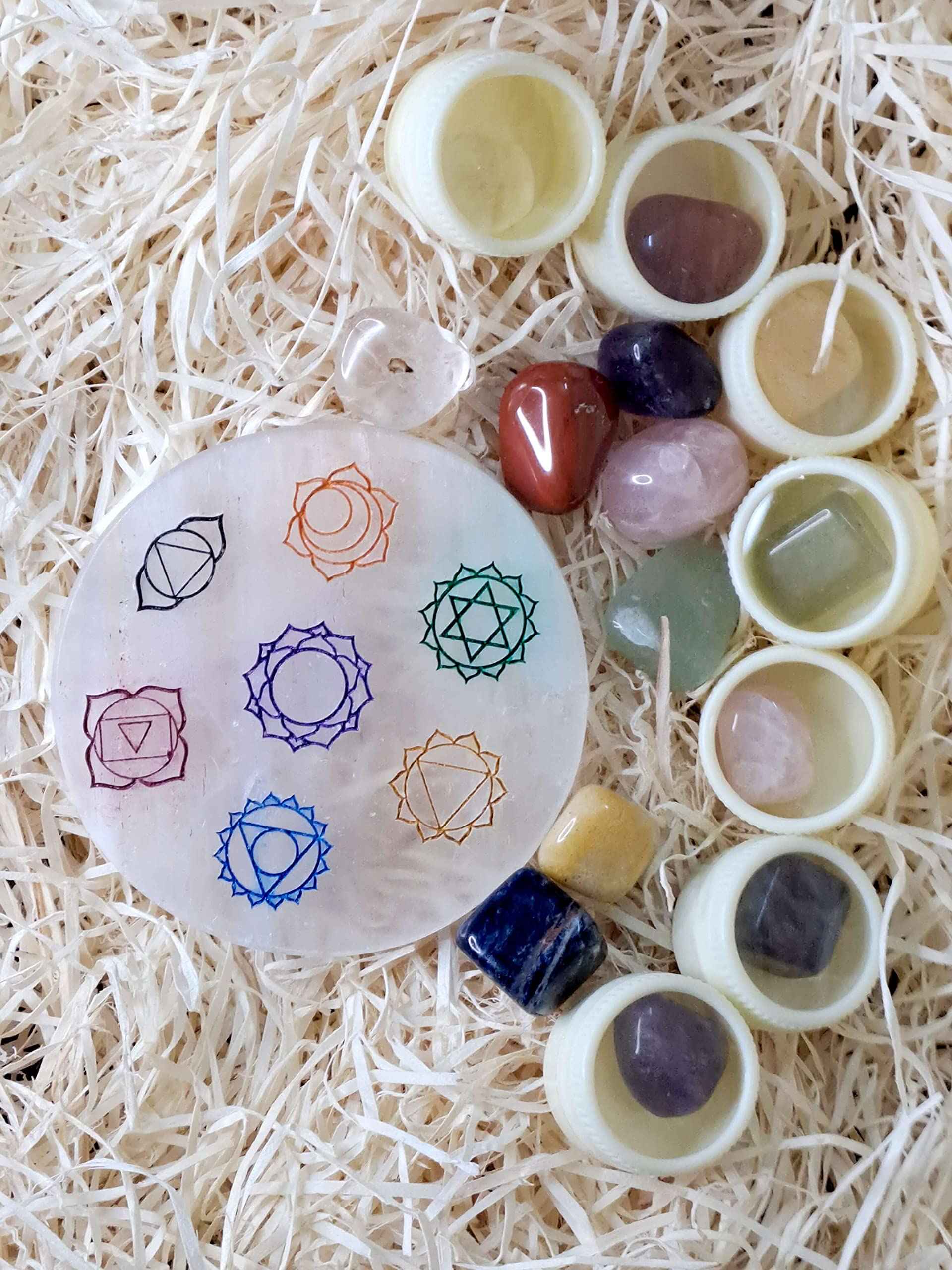 7 Chakra Healing Stone Set with Chakra Selenite Charging Disc - AAA Grade Meditation & Healing Kit